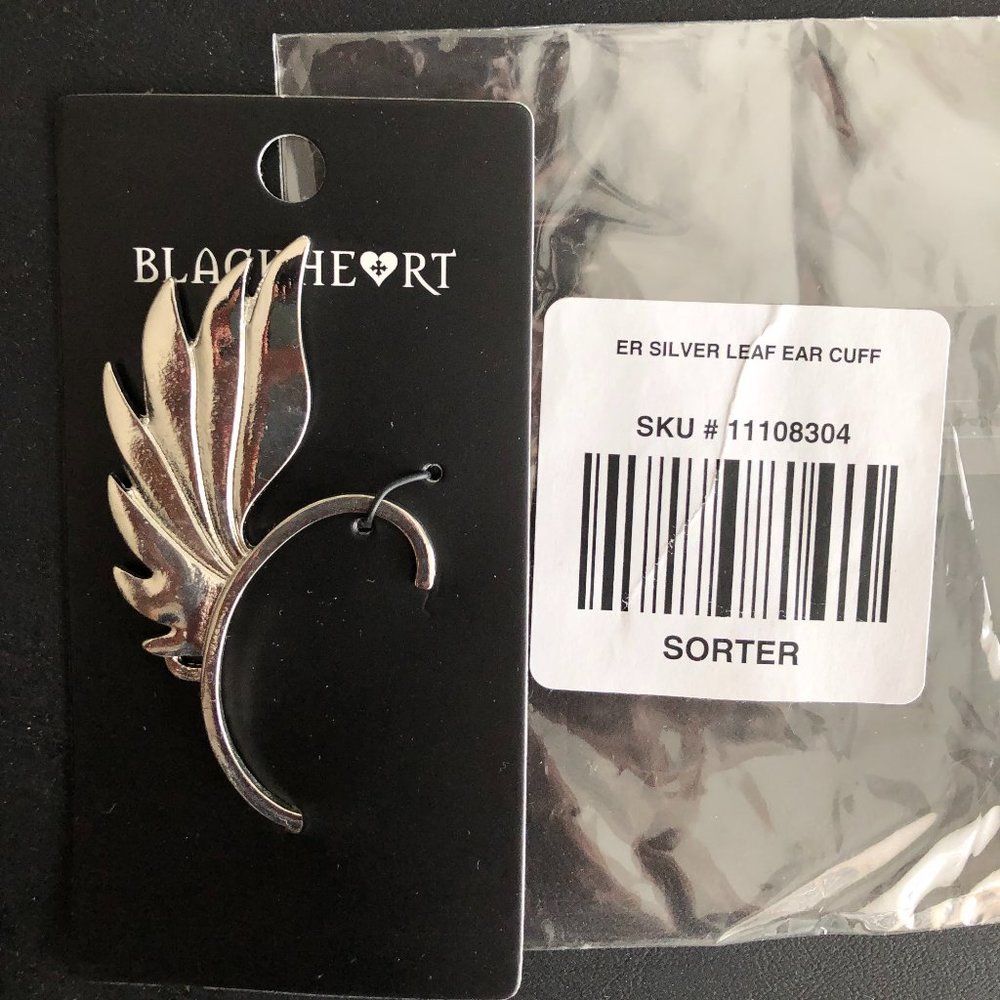 Blackheart Silver Leaf Ear Cuff Hot Topic